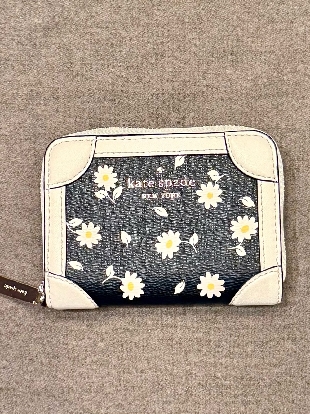 kate spade Black Daisy Print Zip Wallet with Cream Trim
